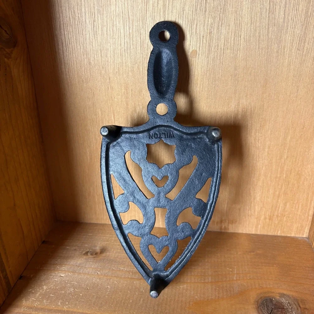 Vintage Wilton Cast Iron Trivet Heart Scroll Filigree Iron Shape Black